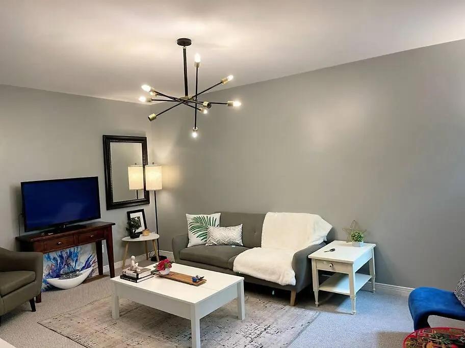 Superb Spacious Loft Old Toronto Near Distillery District Apartment