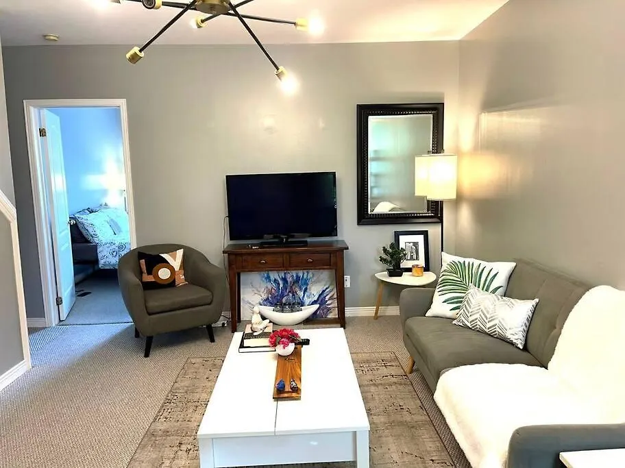 Superb Spacious Loft Old Toronto Near Distillery District 0*,  Kanada