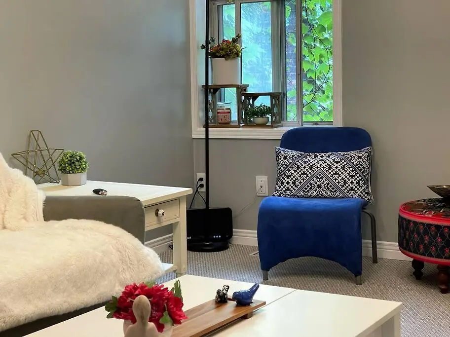 Superb Spacious Loft Old Toronto Near Distillery District Lejlighed